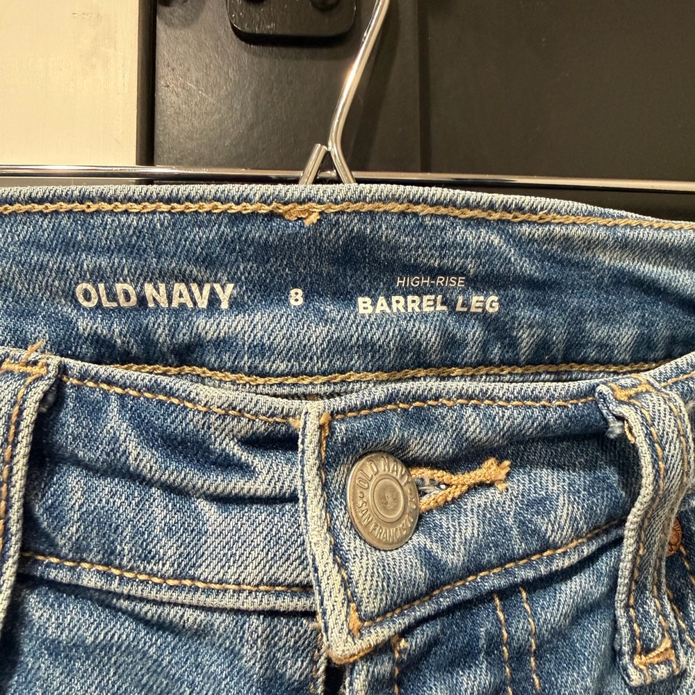 Old Navy Hi-Rise Barrel Leg Women's Jeans - Blue Wash - Picture 6 of 7